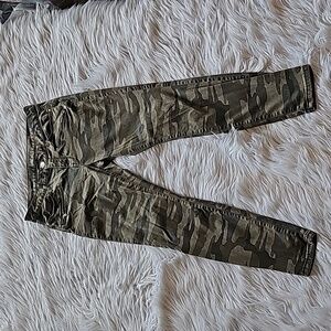 a.n.a Camouflage Jeggings size 12